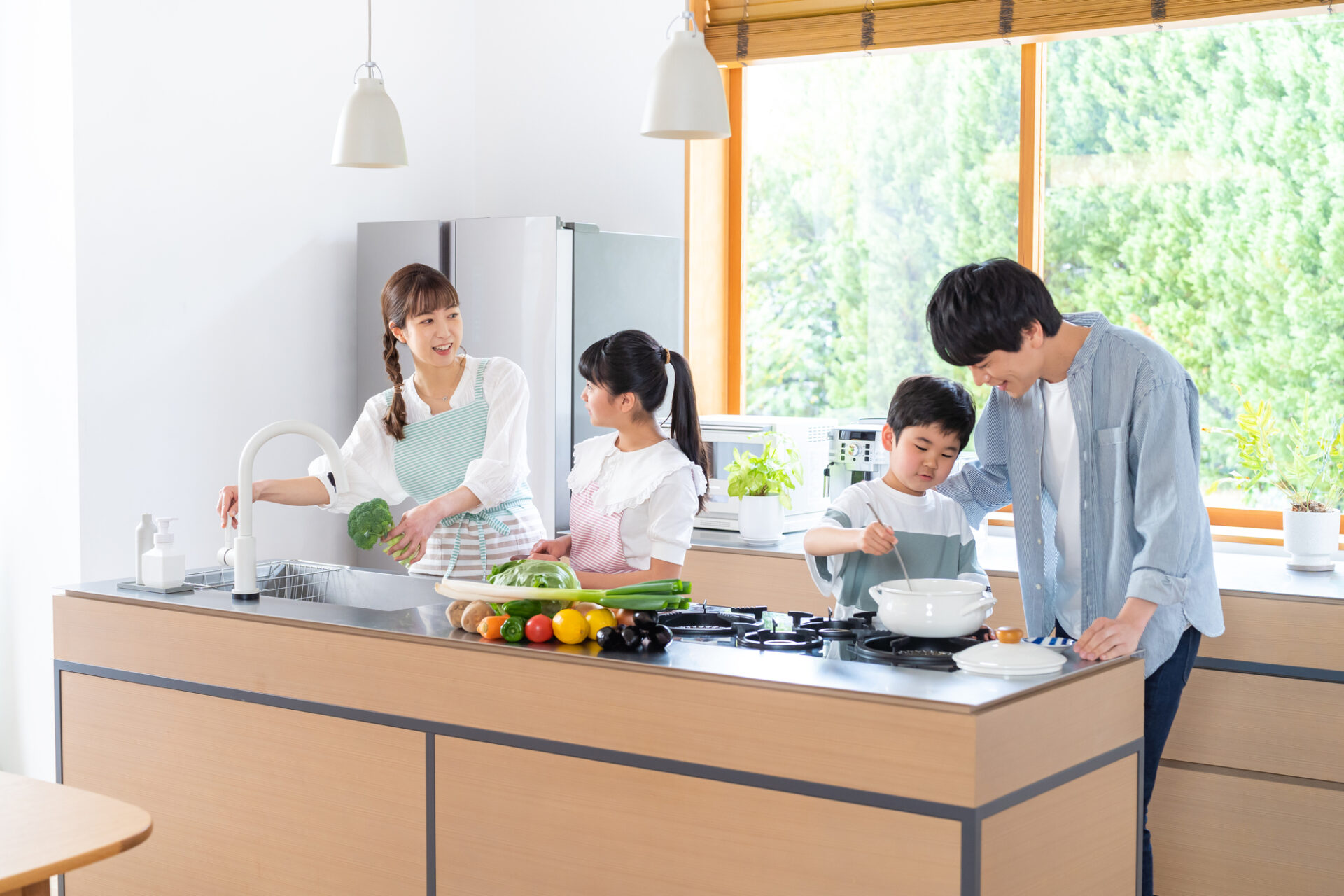 家族みんなが使いやすいキッチン間取り。失敗を避けた成功例