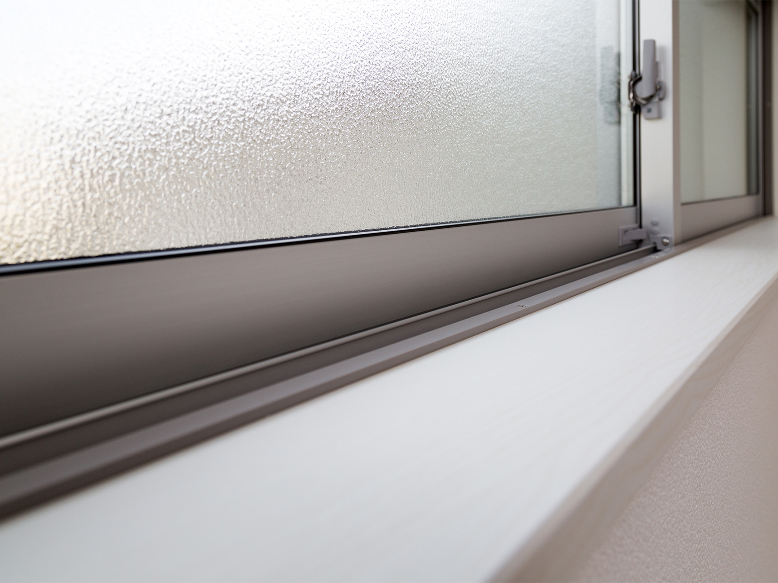 住宅設備_窓_サッシ_下端