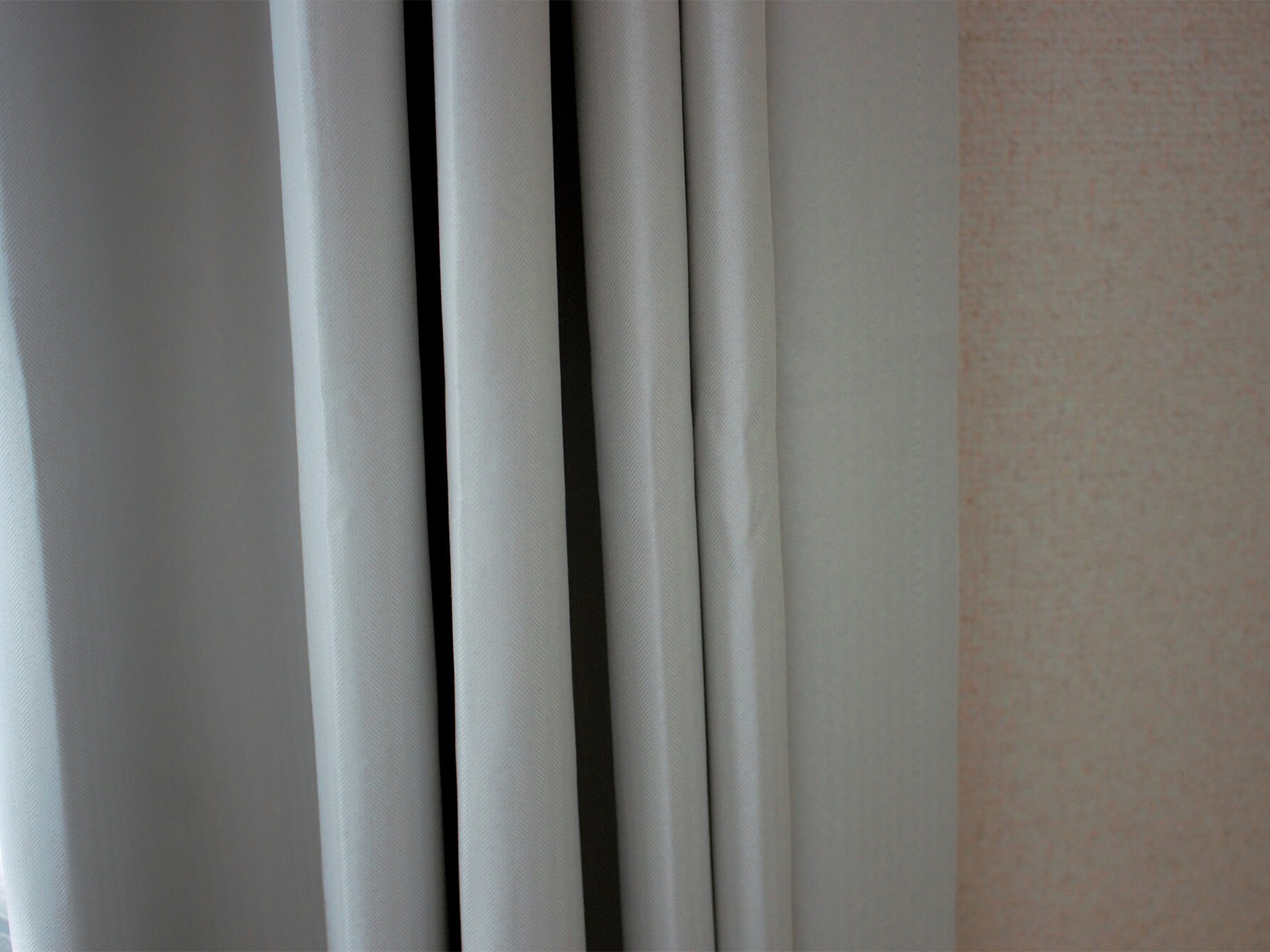 厚手のカーテン