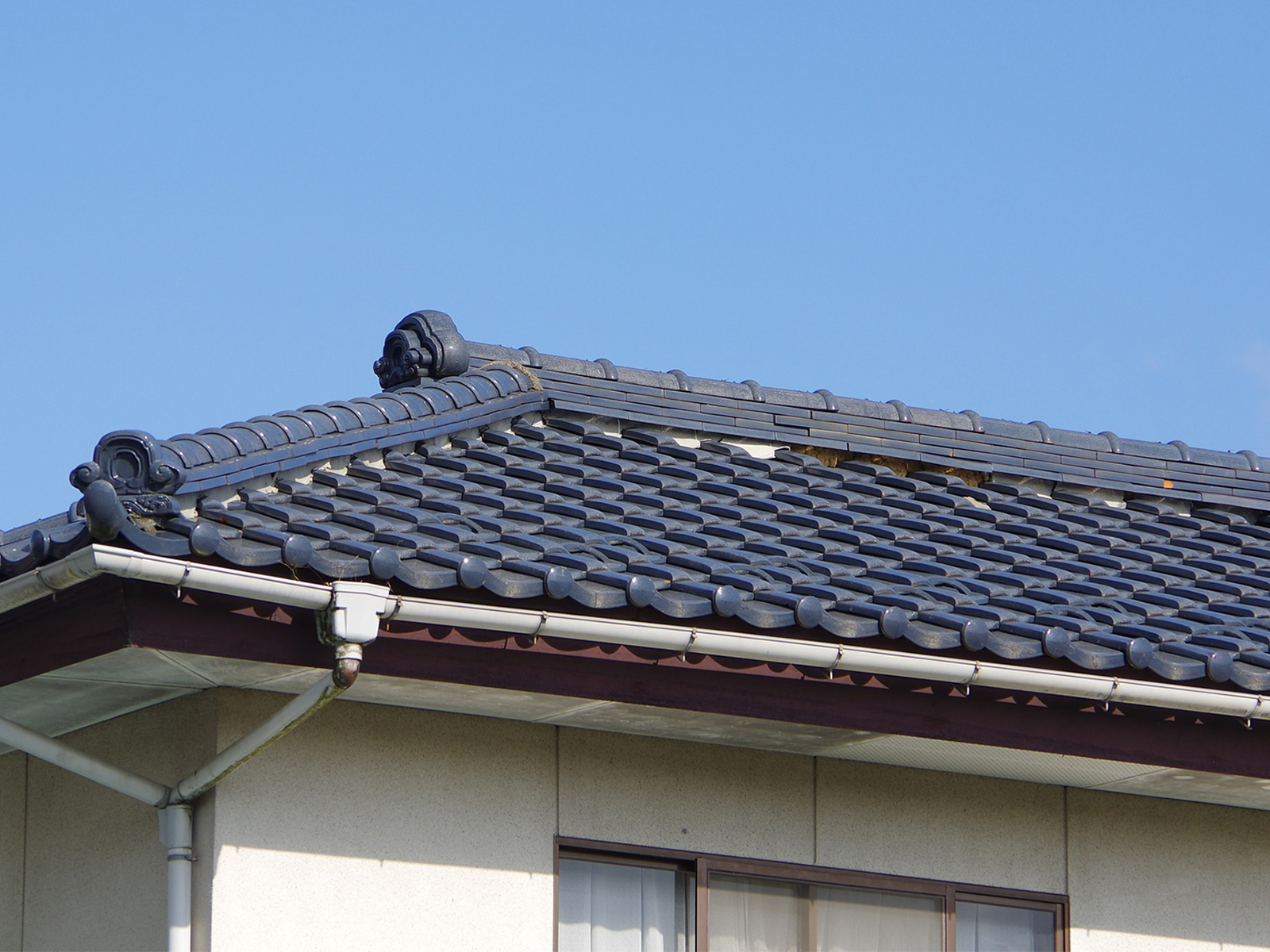 陶器瓦_漆喰_板金_補修