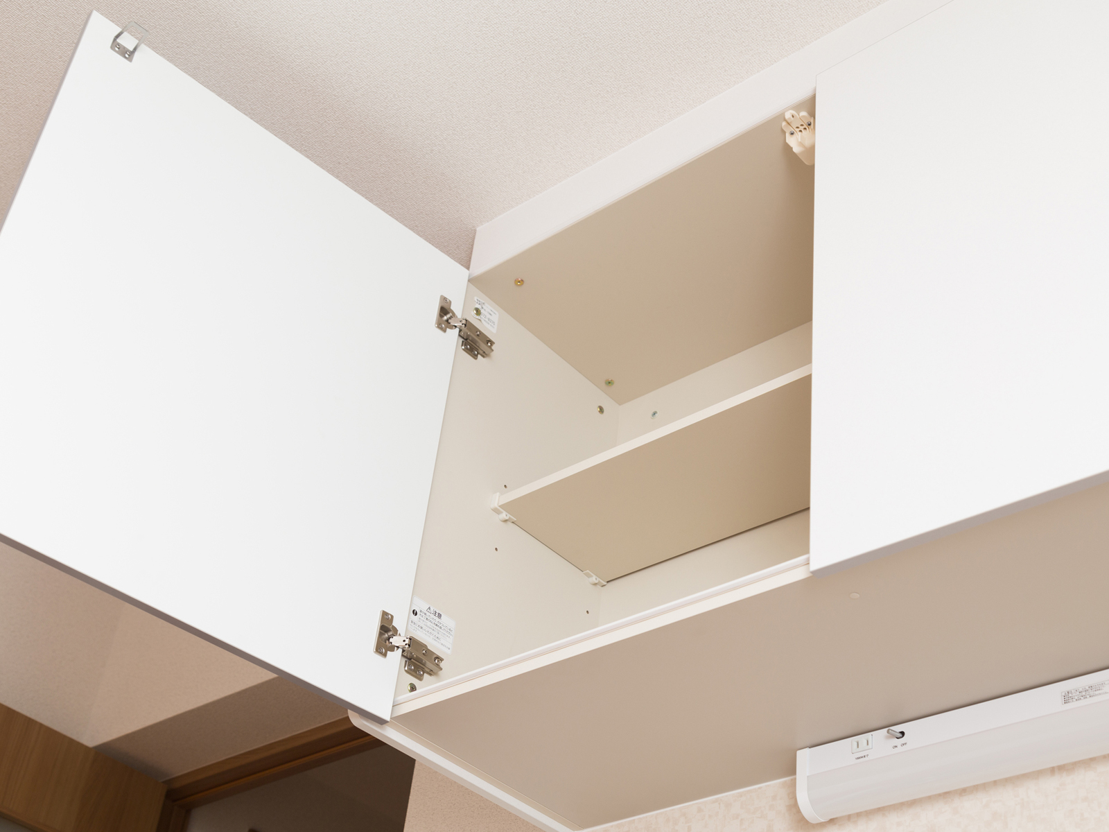 キッチンの吊り戸棚_収納設備_イメージ
